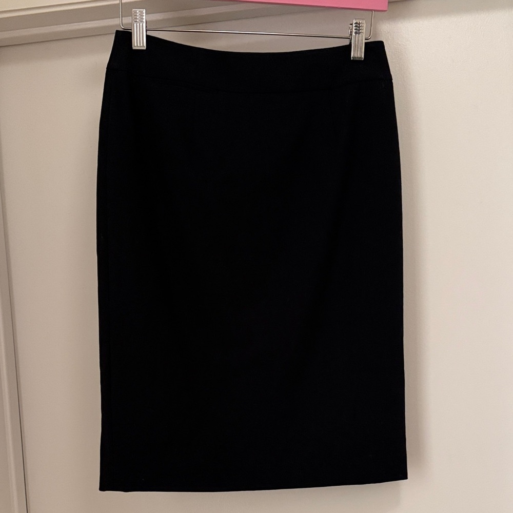 Calvin Klein Elegant Black Pencil Skirt